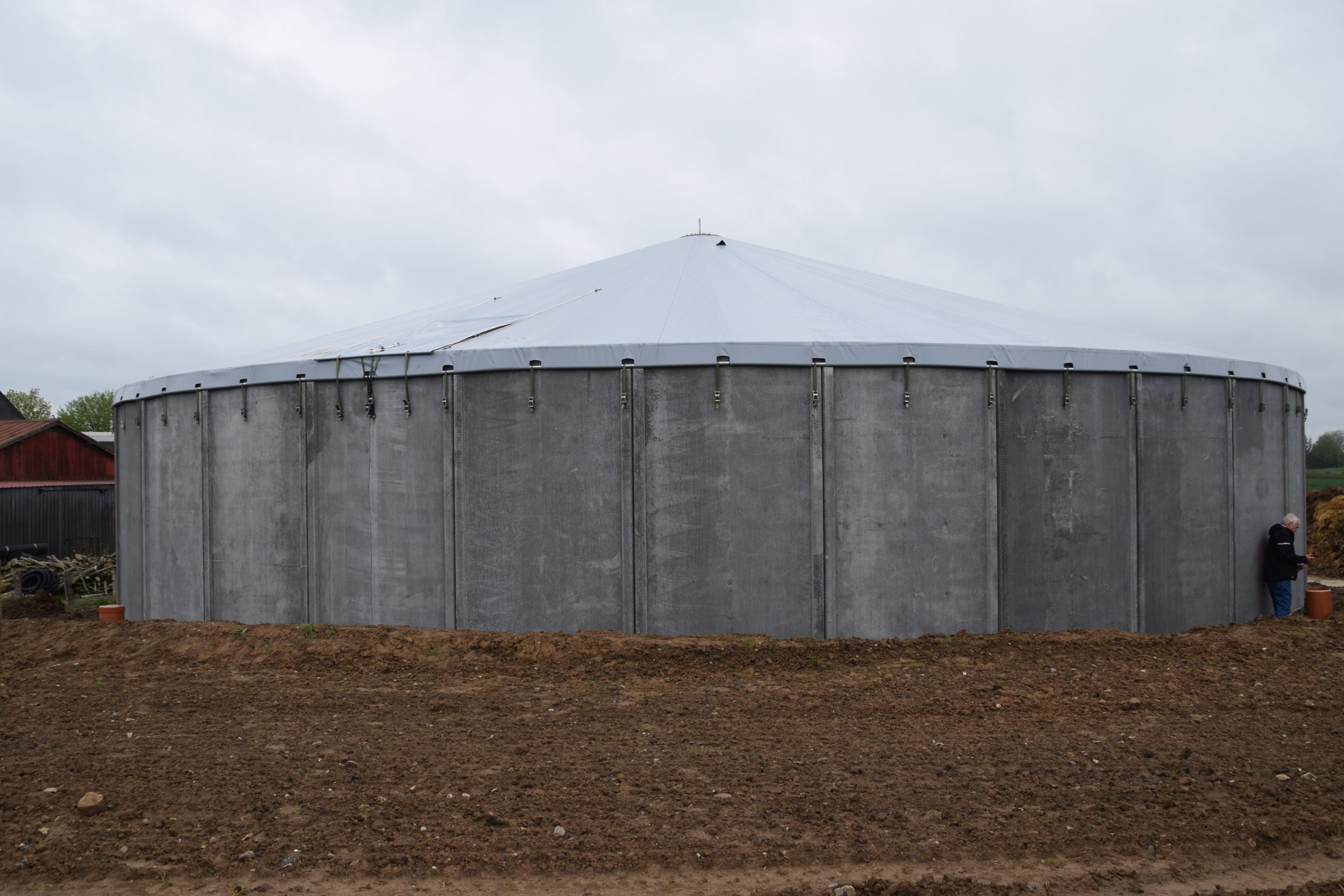 Landwirtschaft_Güllebehälter_2